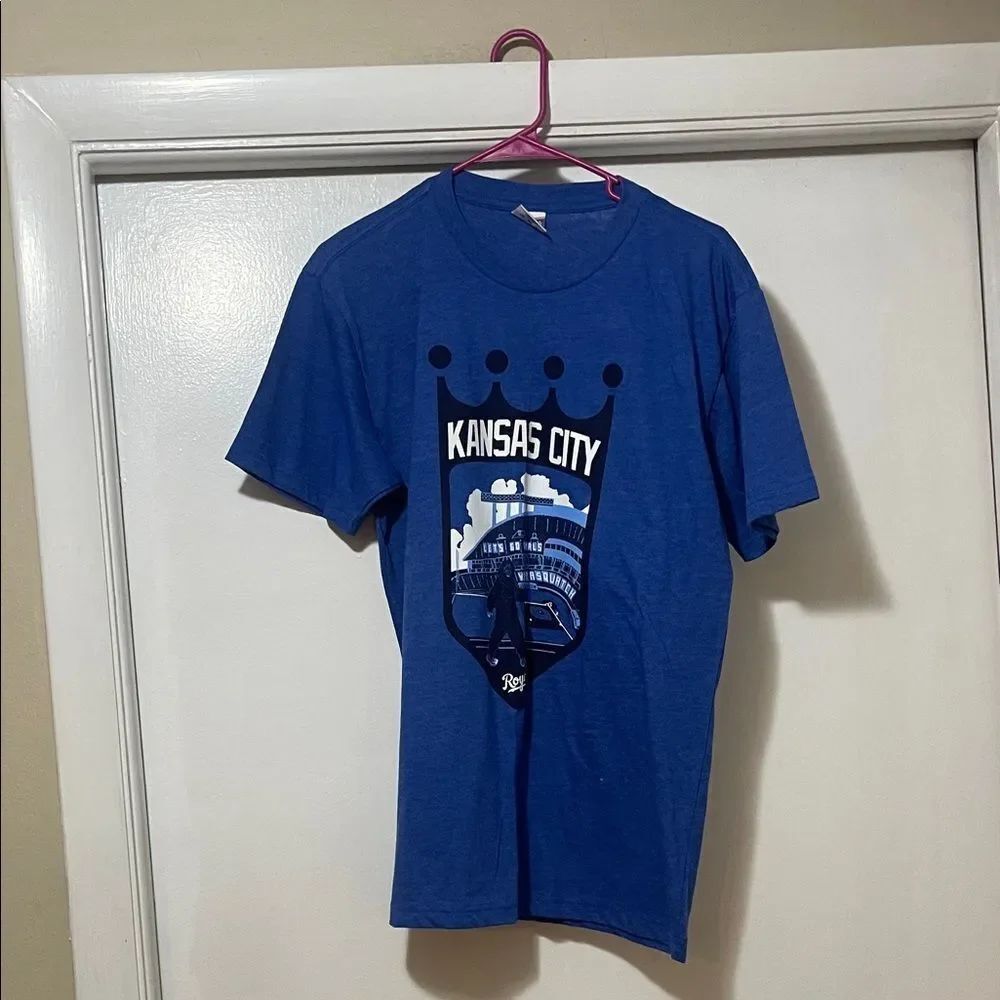 Blue Kansas City royals Graphic T-Shirt size medium